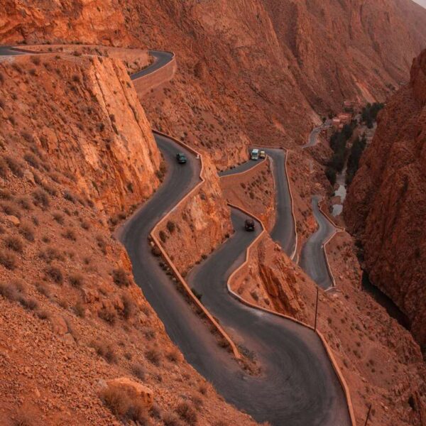 Curvey road between Marrakech and Merzouga