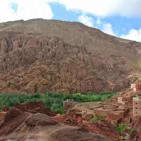 Le montagne Boumalne Dades in Marocco durante il tour nel deserto di 7 giorni da Tangeri a Marrakech