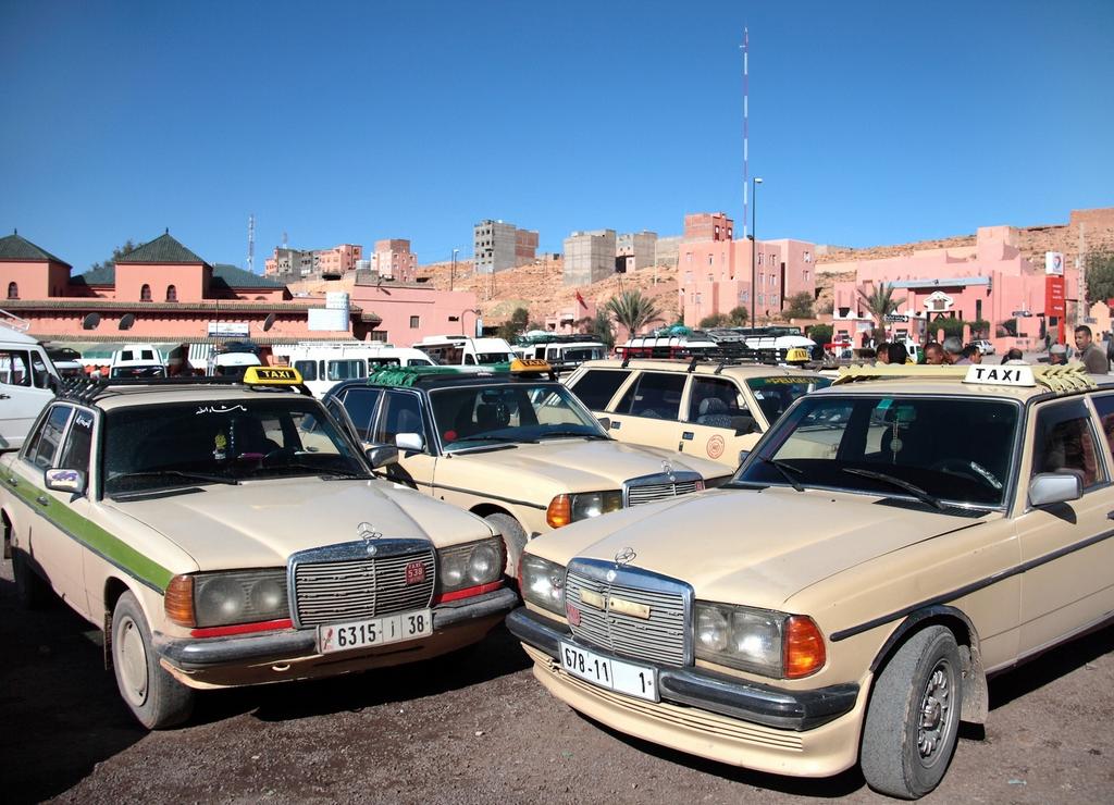 Public taxi in Morocco, tips on using public transport