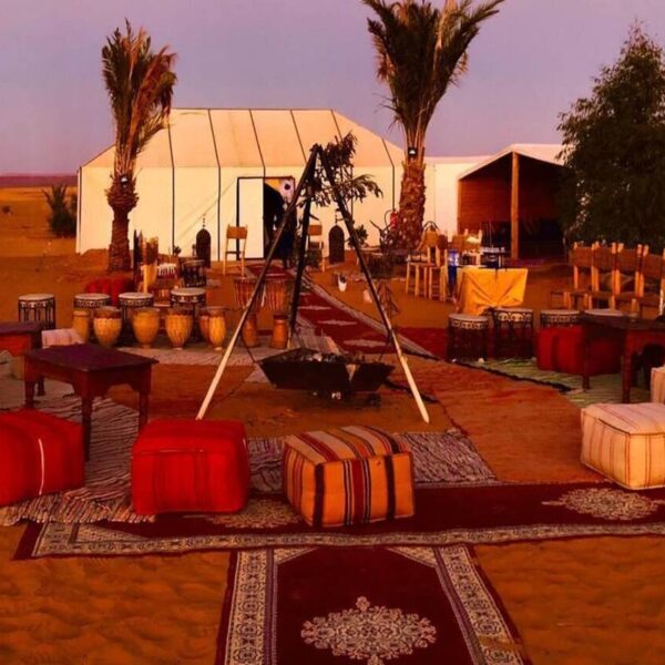 Campo nel deserto a Merzouga.