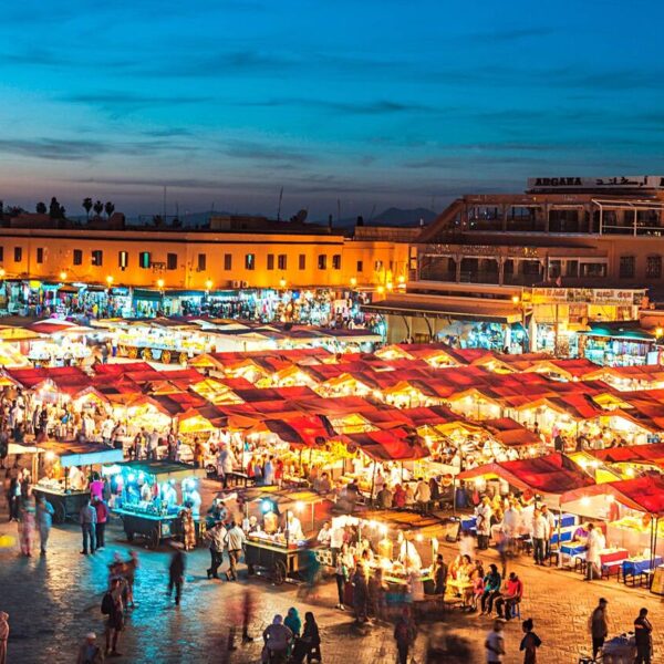 Jamaa El Fna en Marrakech por la noche.