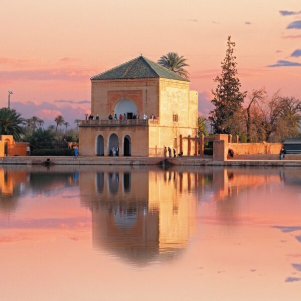 I Giardini della Menara a Marrakech di sera.