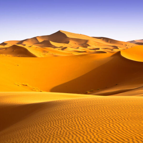 Il deserto del Sahara a Merzouga durante il viaggio di 7 giorni da Marrakech a Tangeri.