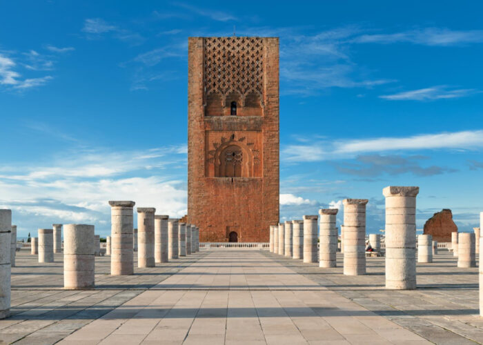 El minarete de la Torre Hassan en Rabat durante nuestro viaje de 5 días por el desierto desde Casablanca.