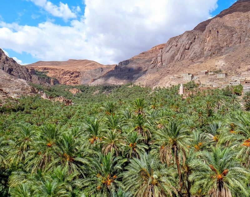 Valle marroquí durante el viaje de 3 días por el desierto de Errachidia a Marrakech.