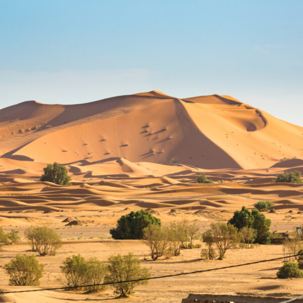 Las dunas del desierto de Merzouga durante el viaje de 6 días desde Fez.