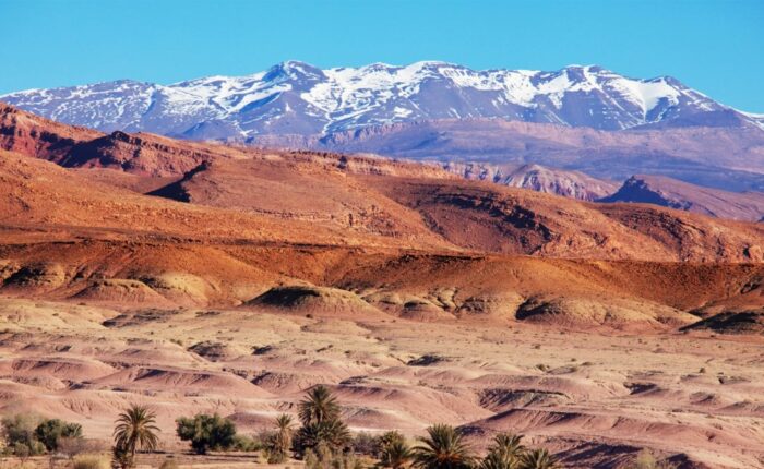 Le montagne dell'Atlante in Marocco: un'attrazione del tour di 6 giorni da Fes a Marrakech attraverso il deserto.