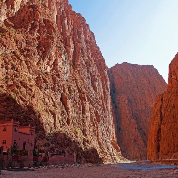 Todra Gorges in Morocco, a place we visit in the 4-day tour from Tangier.