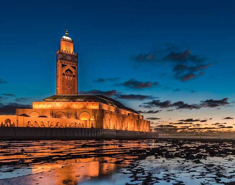 Hassan 2 mosque in Casablanca: an attraction of the 12-day Morocco tour from Marrakech.