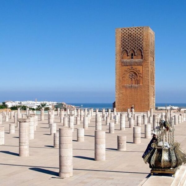 El minarete de la torre Hassan en Rabat.