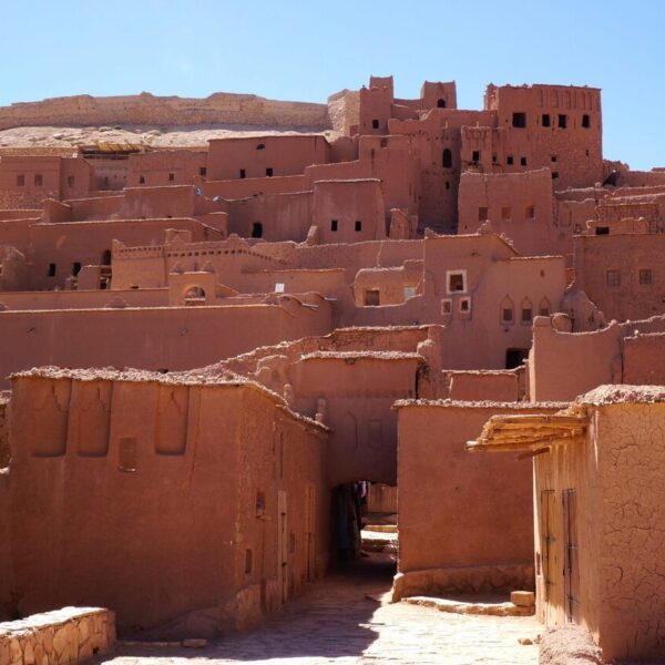 Antiche case di argilla ad Ait Benhaddou; un'attrazione del viaggio di 3 giorni da Essaouira al deserto di Merzouga.