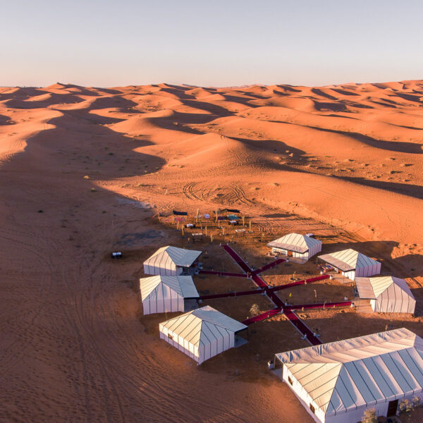 Un campo nel deserto a Merzouga: dove ci fermiamo per una notte durante il viaggio di 4 giorni da Fes.