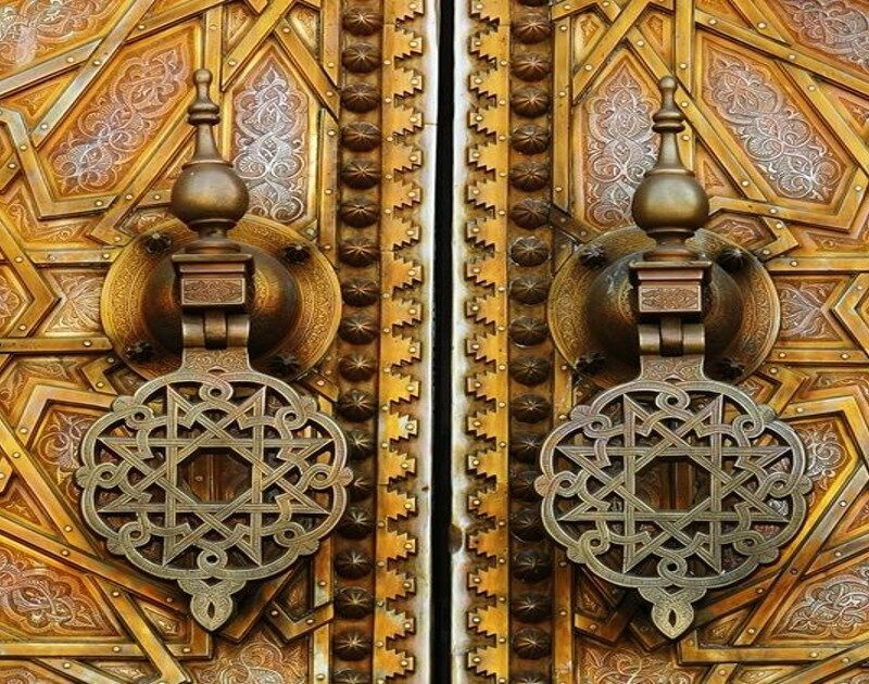 A Moroccan door handles with our 9-day tour from Fes to Marrakech and the desert.