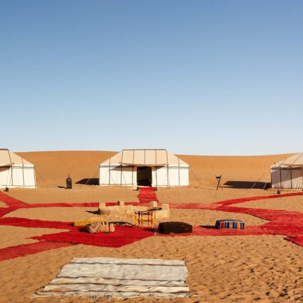 Un campamento en el desierto de Merzouga.